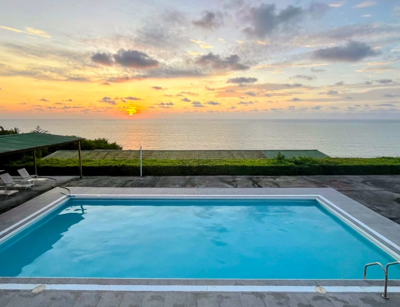 piscina final tarde